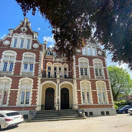 Krisko Parking Prive Et Clos Armentières Eksteriør bilde